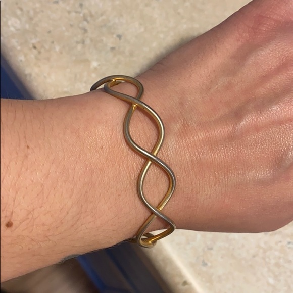 2 cuff bracelets - Picture 2 of 4